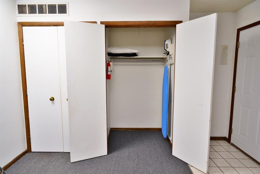 Magnuson Hotel Extended Stay Canton Ohio Lake Cable Room photo